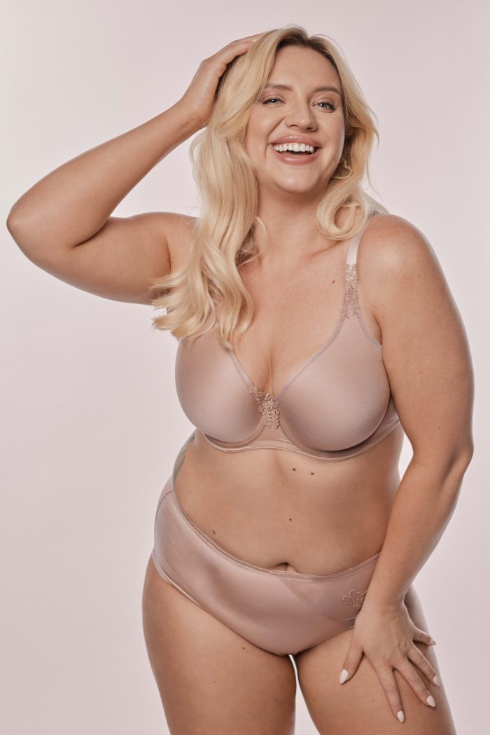 anita - mo - Image 3